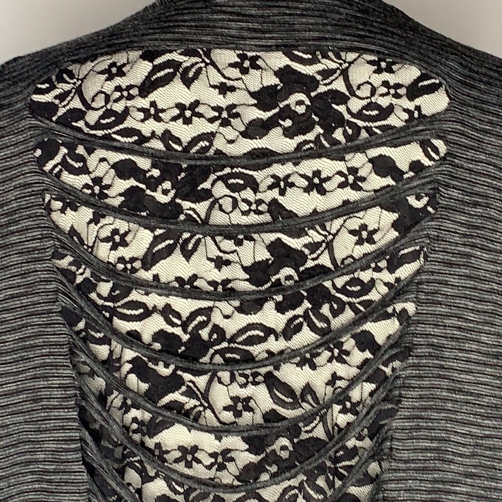 Le cielo Black & Gray Slashed Back Lace